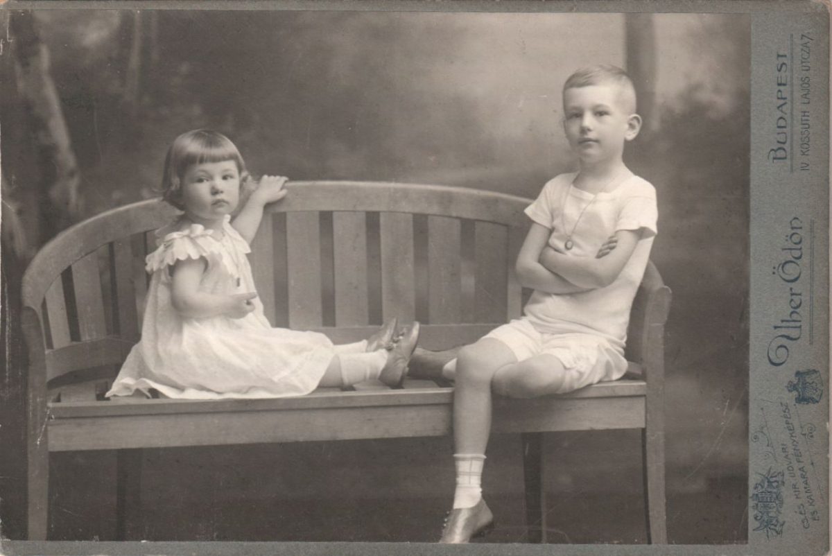 L.T. bátyjával, Antallal (1900-1921)
